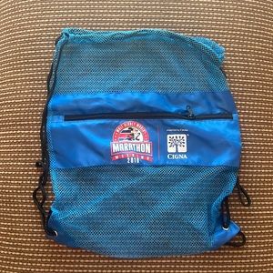 NWOT 2010 Disney Marathon spike bag blue